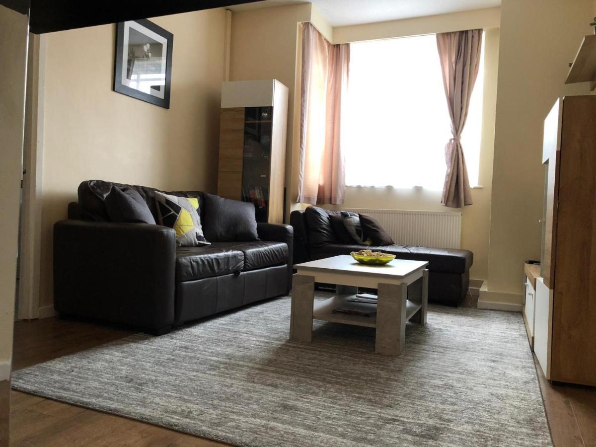 Entire Flat Very Comfortable 1 Bedroom لندن المظهر الخارجي الصورة